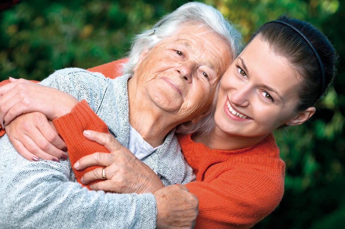 Бабушка и внучка материальная поддержка