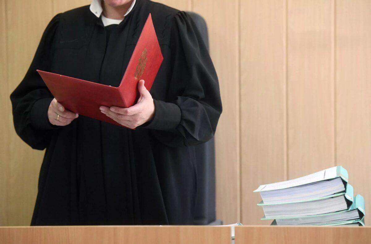 Порядок обжалования судья указывает в акте